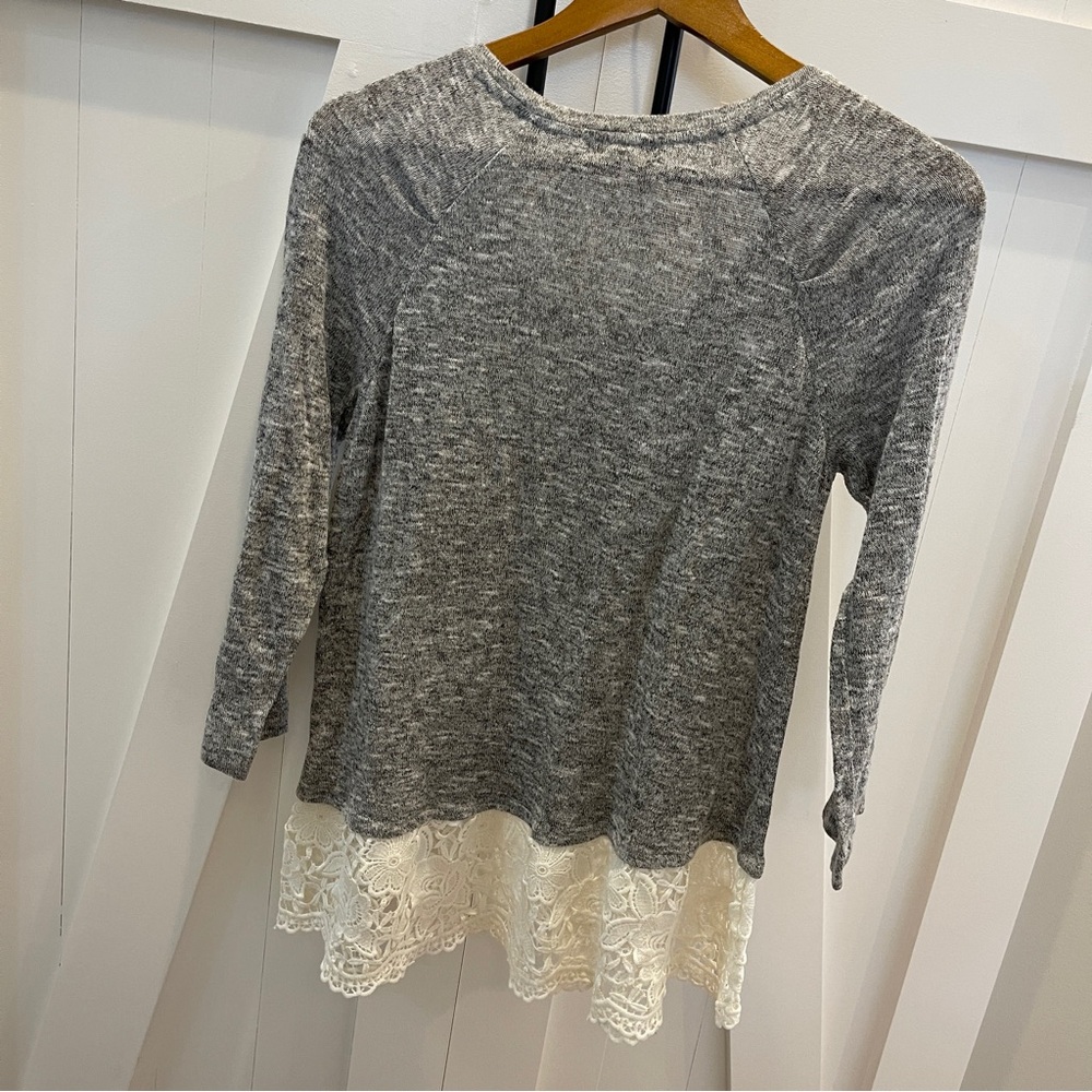 Love on. Hanger Gray and Cream Women's Top L
